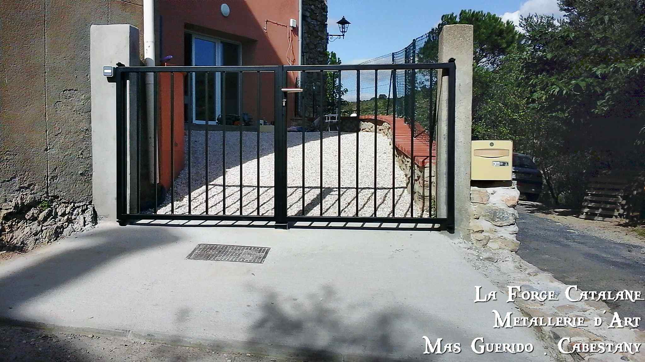 portail 2 vantaux fer La Forge Catalane Cabestany.jpg